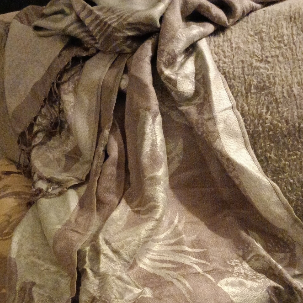 Gray Floral Scarf - Picture 3 of 3